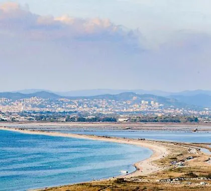 Les Terrasses Du Port Йер